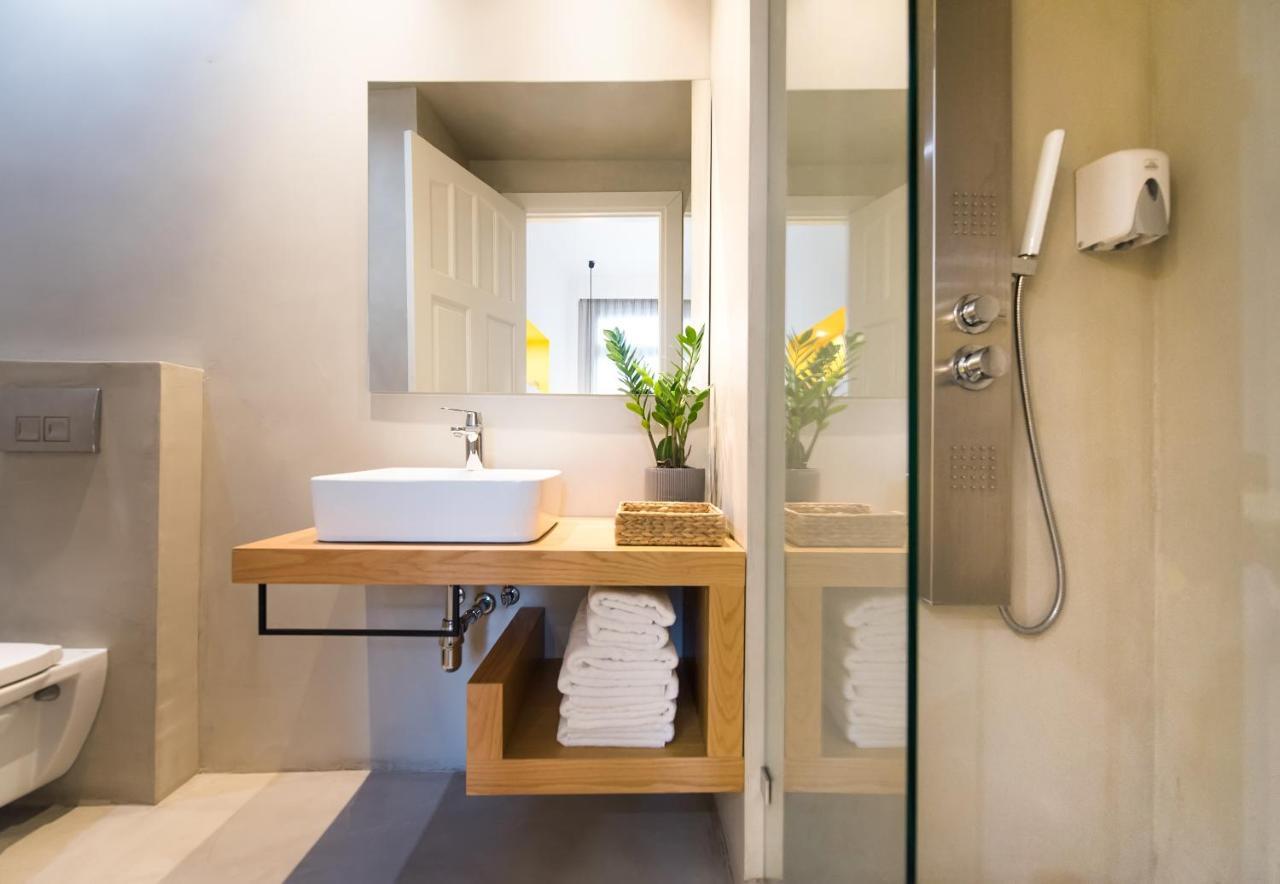 Monk Monastiraki Suites Athen Eksteriør billede